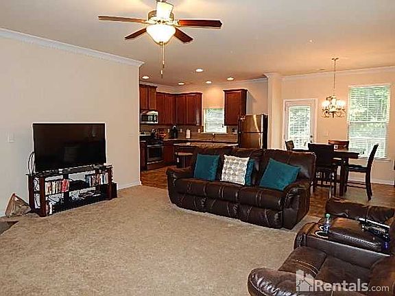 2nd image of 2201 Capella Cir SW