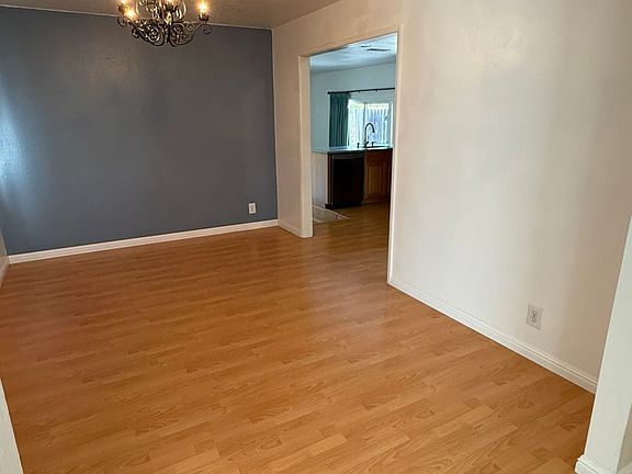 5th image of 7389 Newcastle Ln