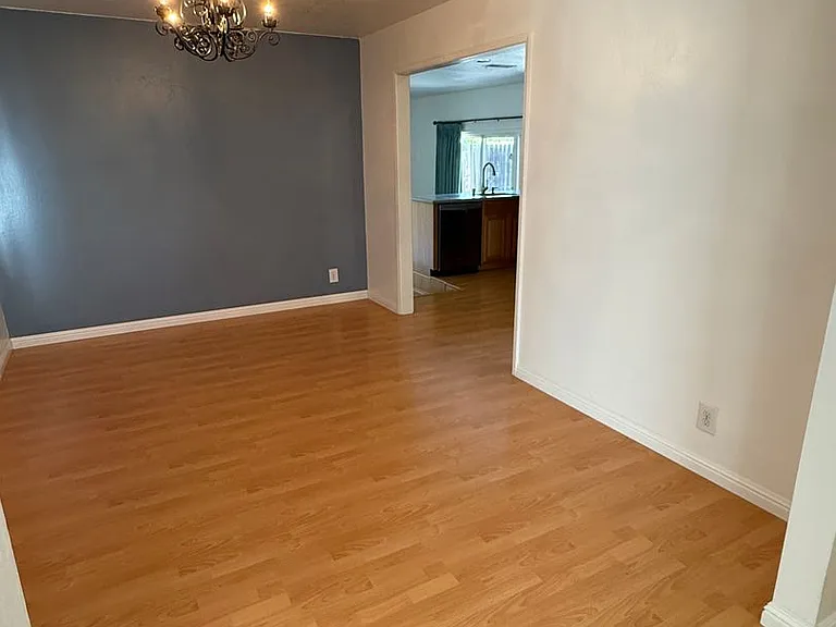 7389 Newcastle Ln — Photo 15