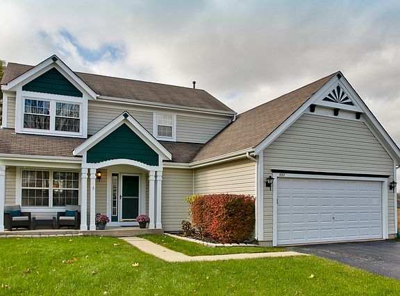 2nd image of 537 Arlington Ln