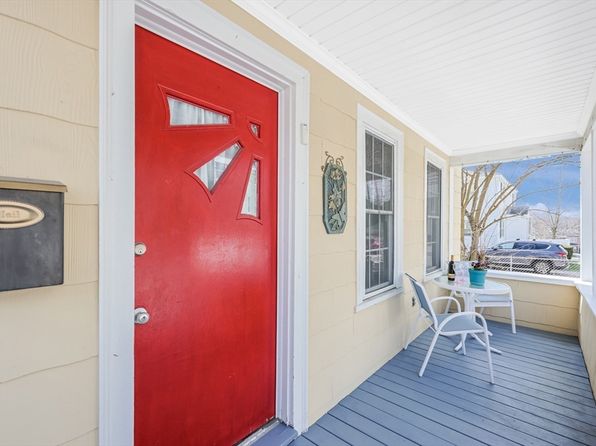15 Loring St, Worcester, MA 01606