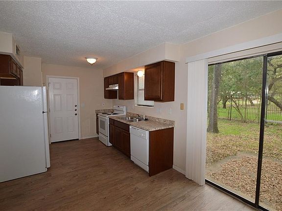 4th image of 9023 Sawtooth Ln Unit A