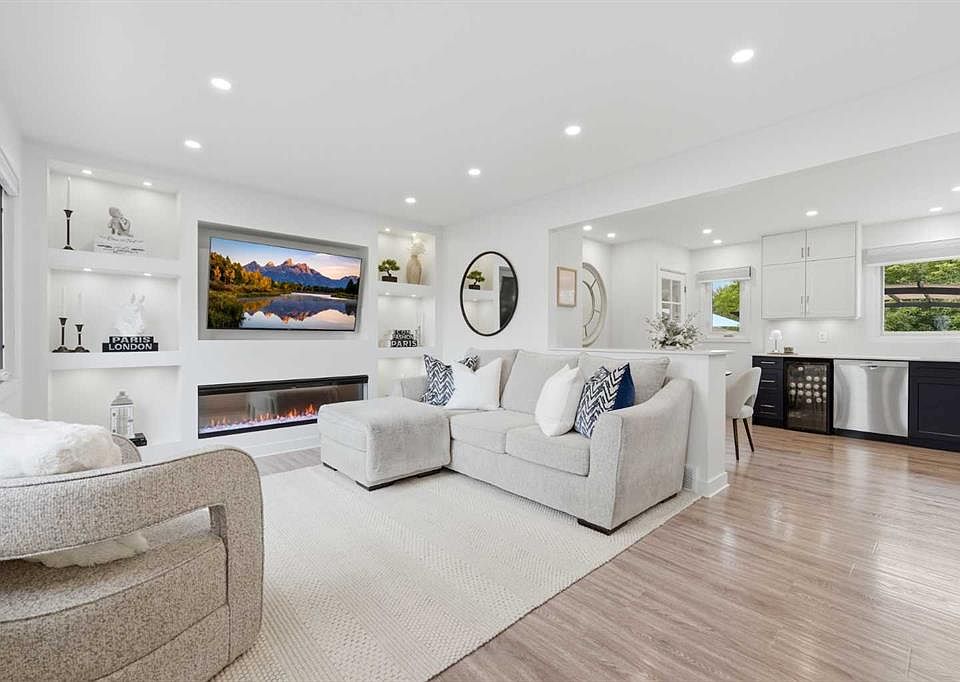 1st image of 59 NE Ferncliff Cres SE