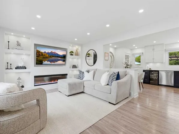 59 NE Ferncliff Cres SE, Calgary, AB T2H 0V5