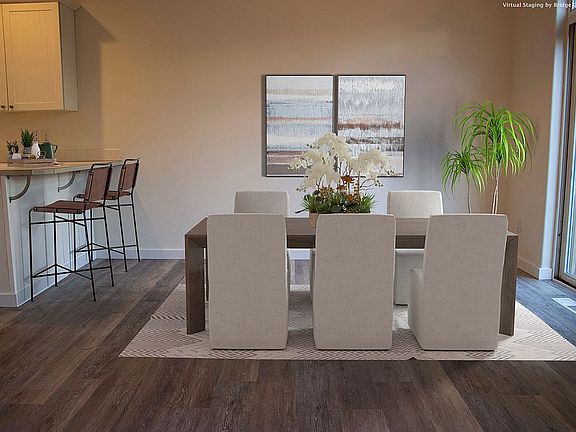 Dining room 
Virtually stage