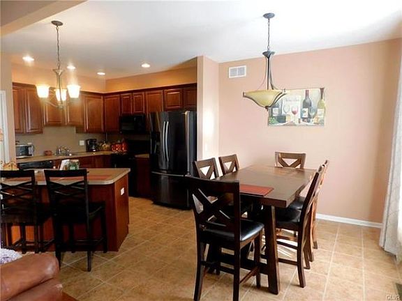 3rd image of 1530 Deena Dr