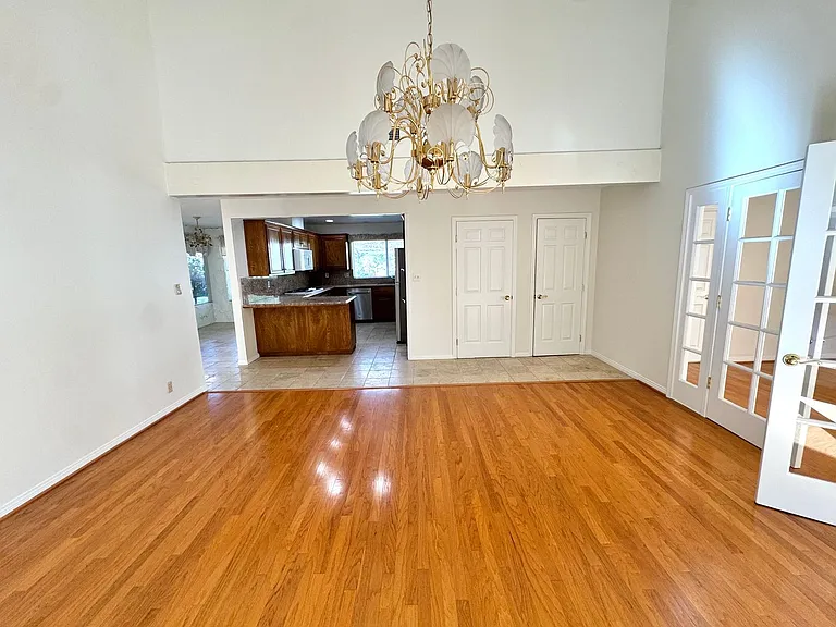 246 Grandridge Ct — Photo 8