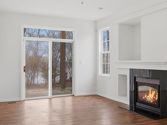3rd image of 1313 Brookdale Dr