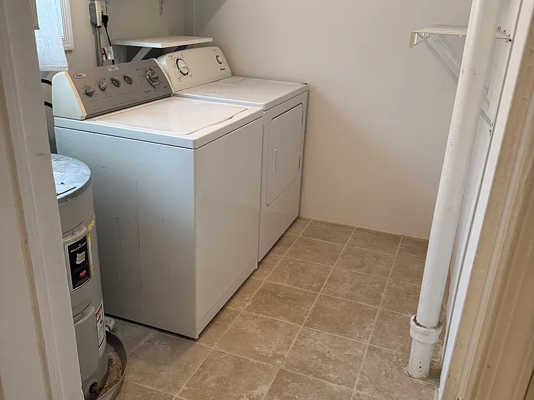 Laundry room/2nd bedroom closet