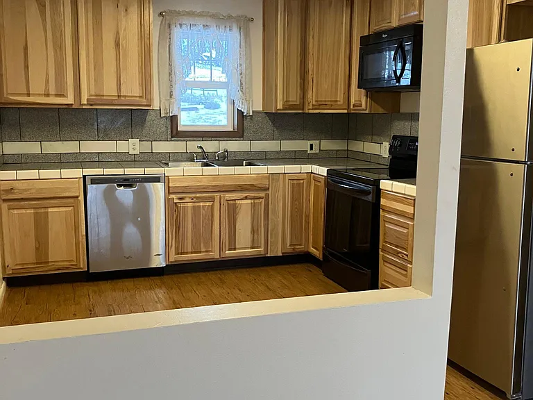 102 S 14th St #3 — Photo 7