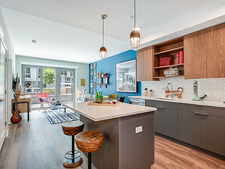 RiverHouse 9 at Port Imperial Apartment Rentals