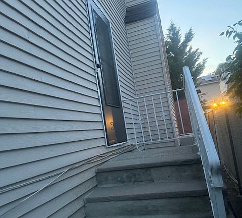 3rd image of 207 Darlington Ave Floor 2