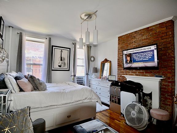 5th image of 448 W 55th St #D2