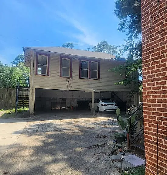739 McCormick St — Photo 1