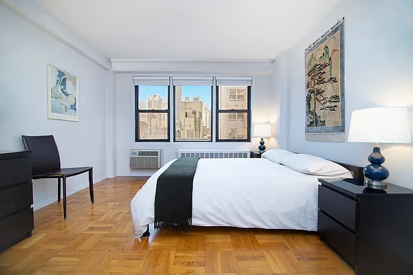 Sold by Manhattan Boutique Real Estate | media 2