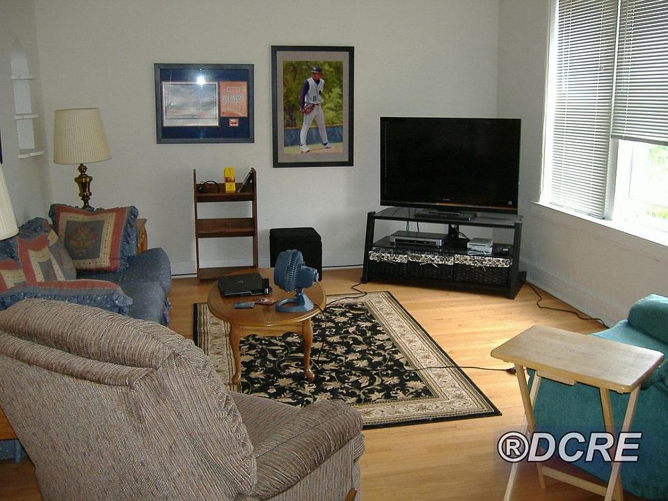 1st image of 4630A N Ashland Ave APT A1e