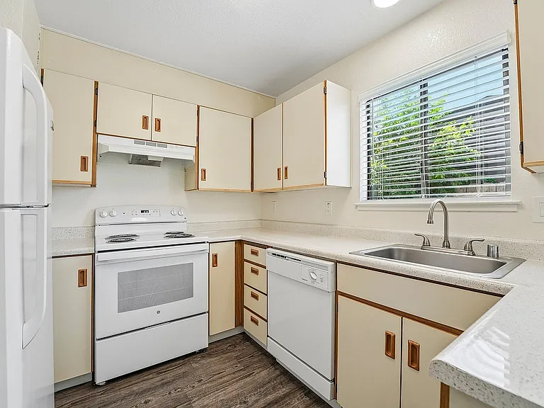 22-web-or-mls-403-425 Junction Ave 109A-S1807-020