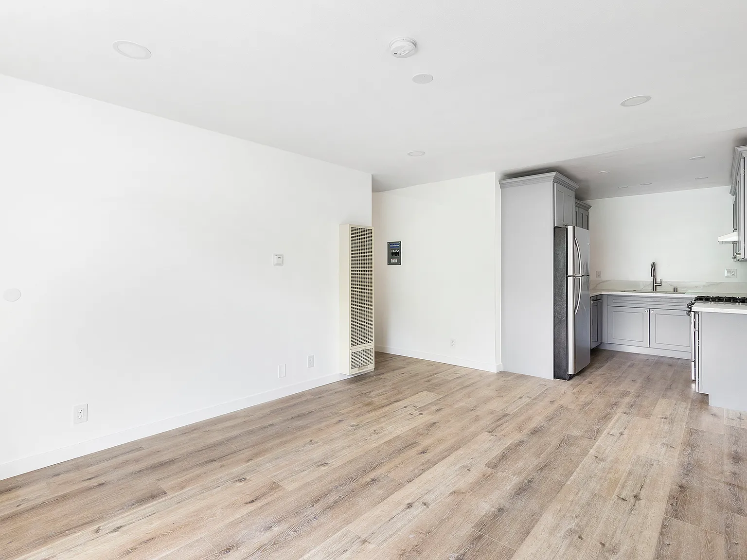 2 bed, 900 sqft, $2,195 — Photo 4
