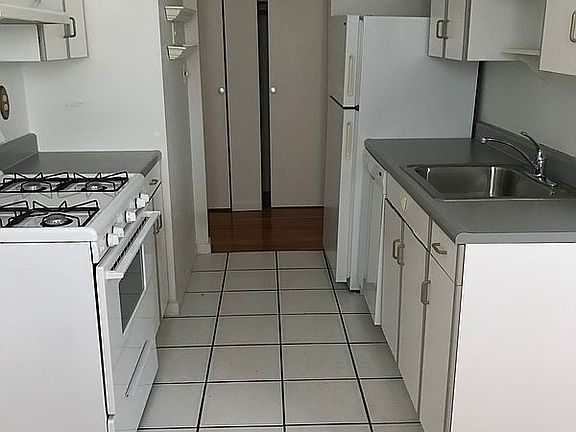 5th image of 34 Bay Ter APT 2E