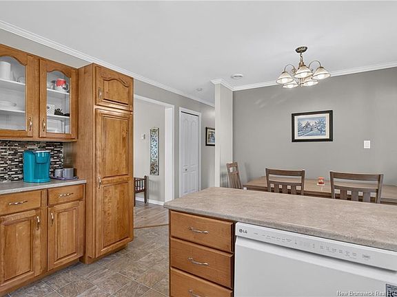 4th image of 23 Hemmingway Ln