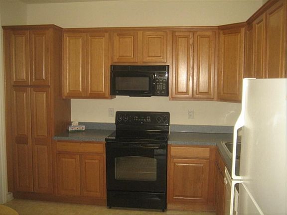5th image of 4017 Pine Hurst Dr