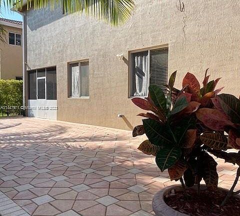 4th image of 20621 NW 10th Ave