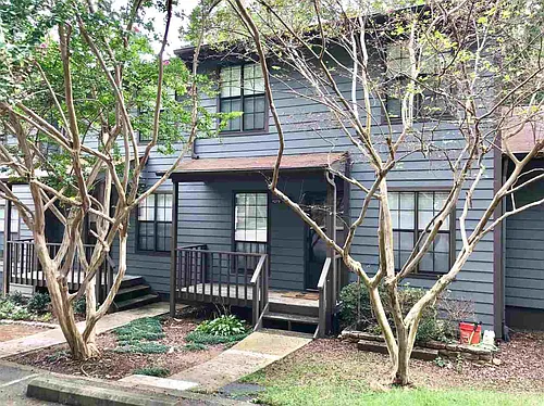 4279 The Oaks Dr Photo 1