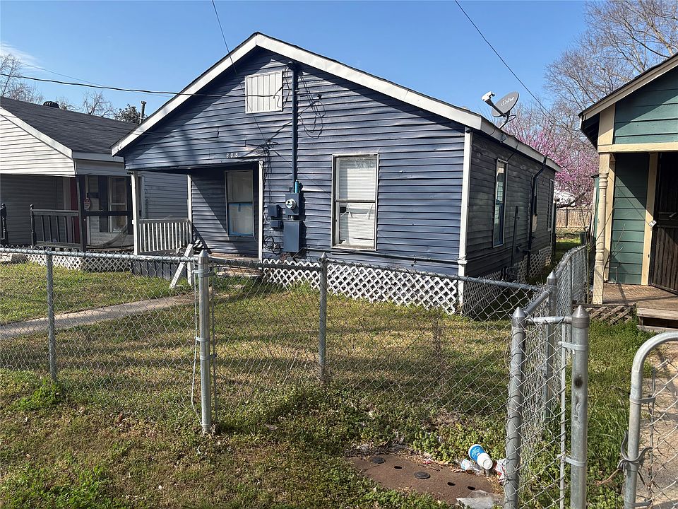 1st image of 605 Kelly St
