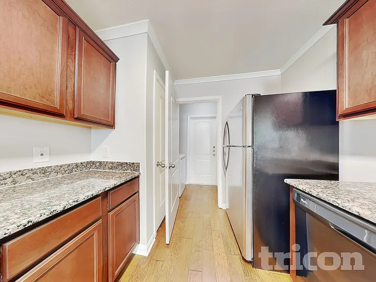 22719 Klingamans Way — Photo 5