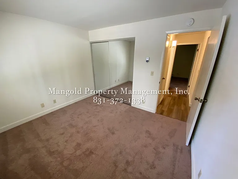 Huckleberry Hill Apartments — Photo 6
