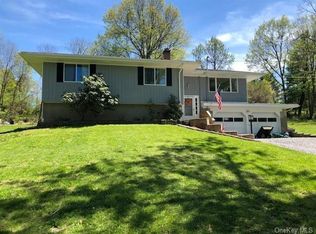 7 Feitsma Ln, Rock Tavern, NY 12575
