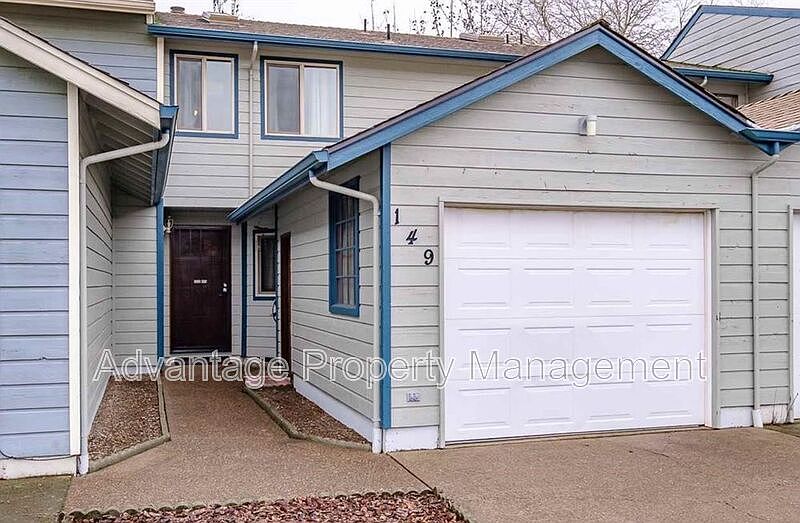 1st image of 149 NE Powderhorn Dr