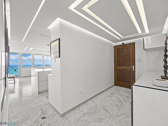 4th image of 3001 Avenue Isla Verde Plaza Del Mar #2204