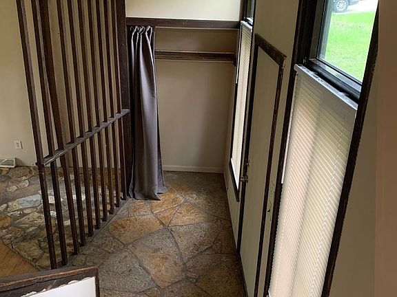 3rd image of 1905 N South Trails Ct