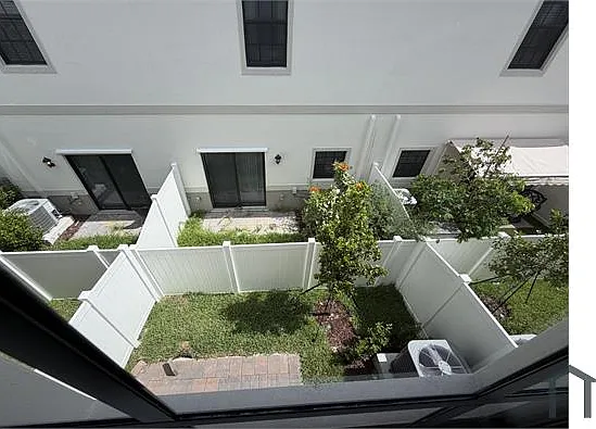 853 SW 12th St #853 — Photo 8