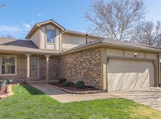 10906 W 95th Ter, Overland Park, KS 66214