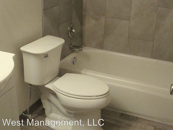 5th image of 3512 Kauffman Ave APT D