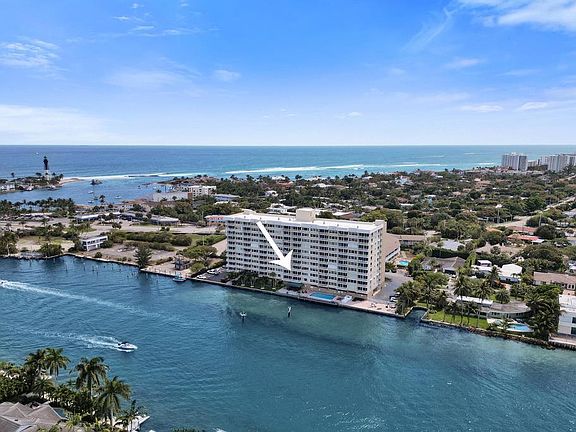 2nd image of 2611 N Riverside Drive #304