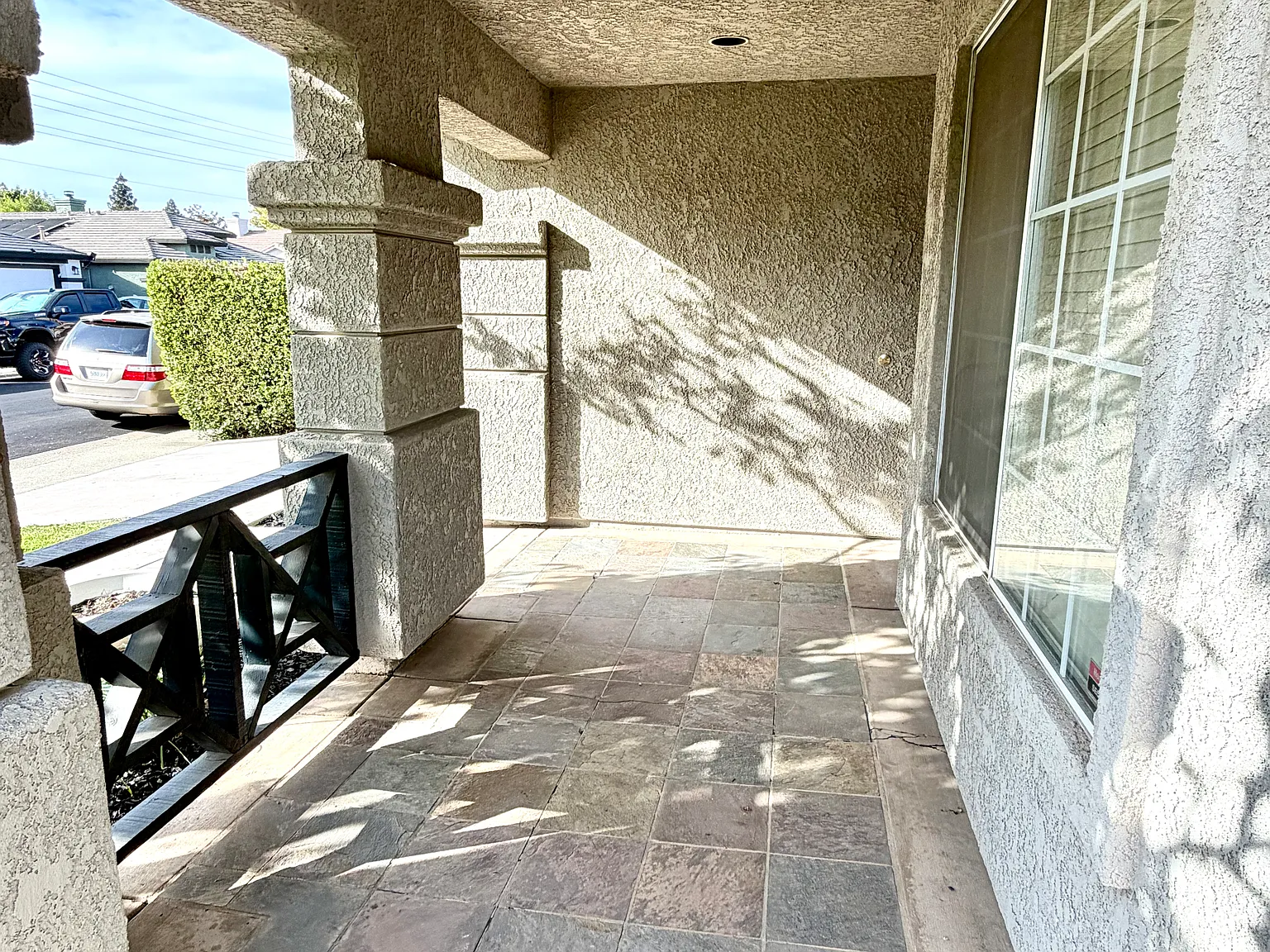 3 bed, 1316 sqft, $2,795 — Photo 2