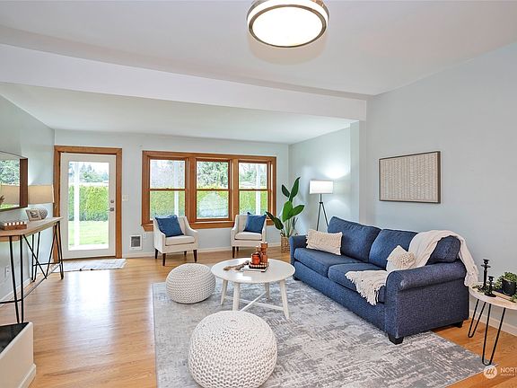 2nd image of 10709 Woodland Avenue E