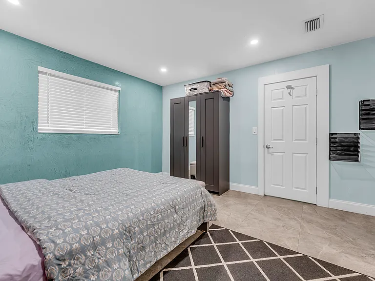 4016 NW 5th Ave #4016 — Photo 7