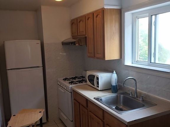 2nd image of 8207 165th St #2