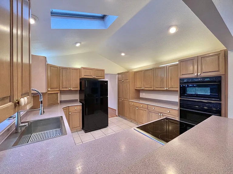 8611 NE 26th Pl — Photo 10