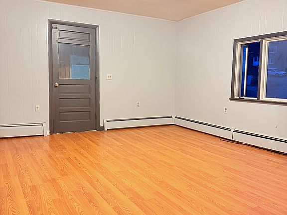 2nd image of 47 Gilbert St #2