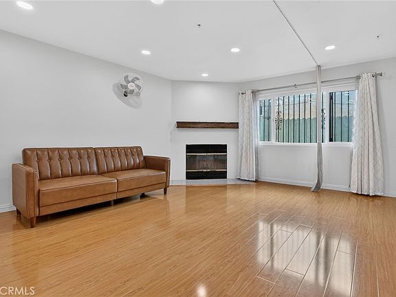 3rd image of 2817 W Grand Ave APT B