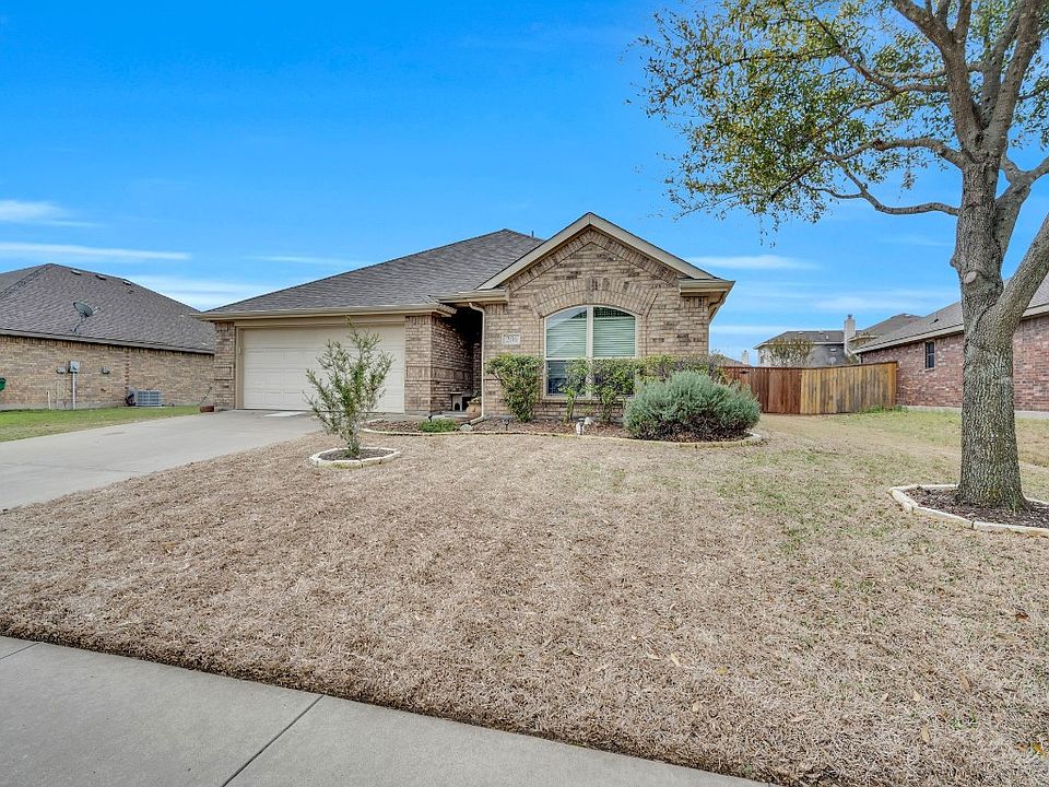 1st image of 206 Longhorn Dr