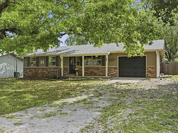 2nd image of 536 N Forest Lane