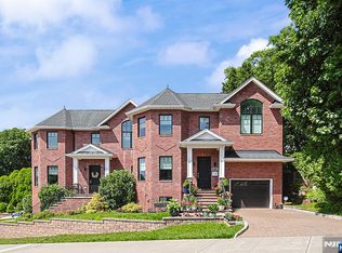 419 Stillwell Ave, Fort Lee, NJ 07024