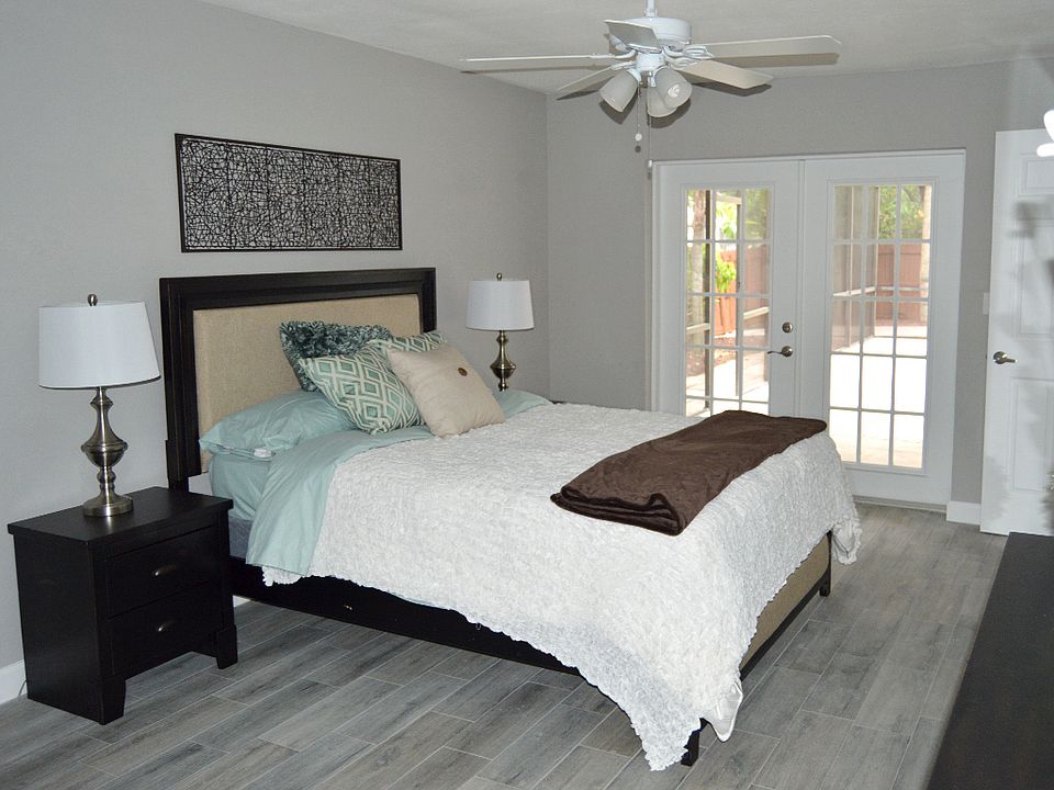 2nd image of 2130 W Greenhollow Dr