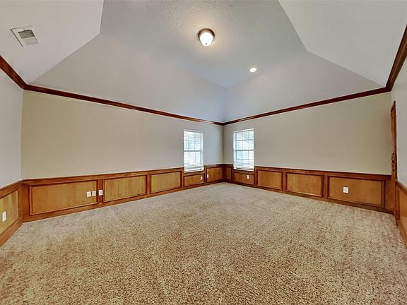 3rd image of 5207 Maple Terrace Dr #0